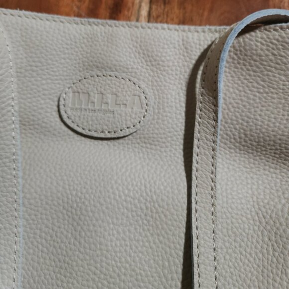 M.I.L.A. - Luxury Soft Creamy Leather Crossbody - NWT - Picture 4 of 9